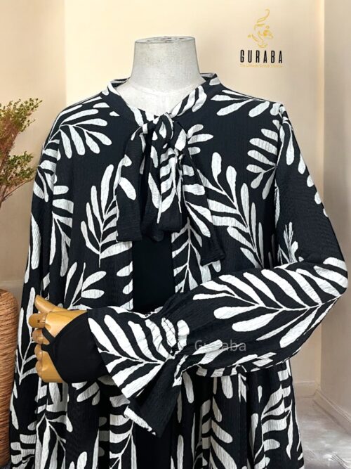 Stylish Black & Whit Leaf Print Shrug 2