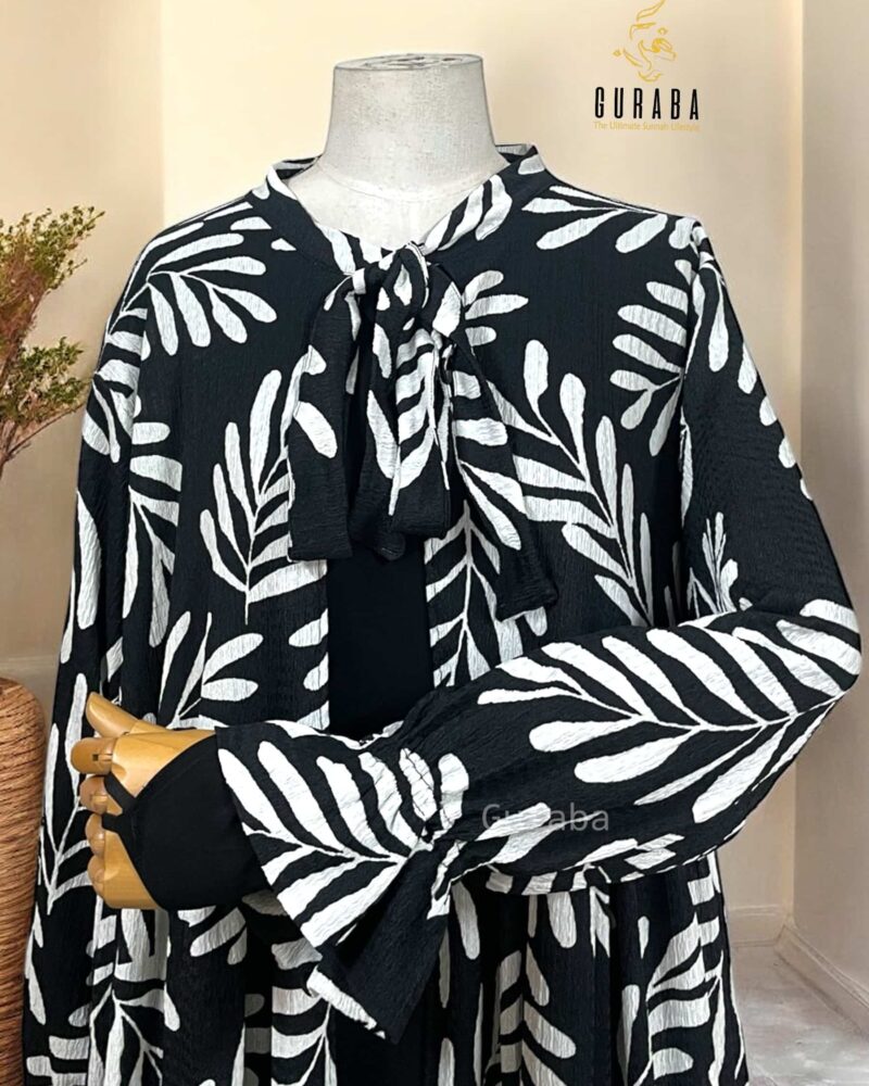 Stylish Black & Whit Leaf Print Shrug 2