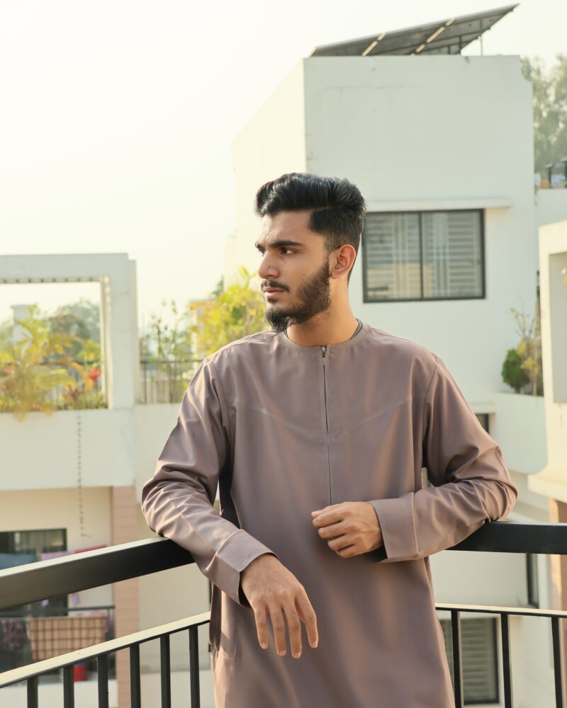 Omani Thobe Signature Series – Pulm Brown