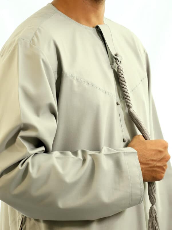 Emirate thobe light ash