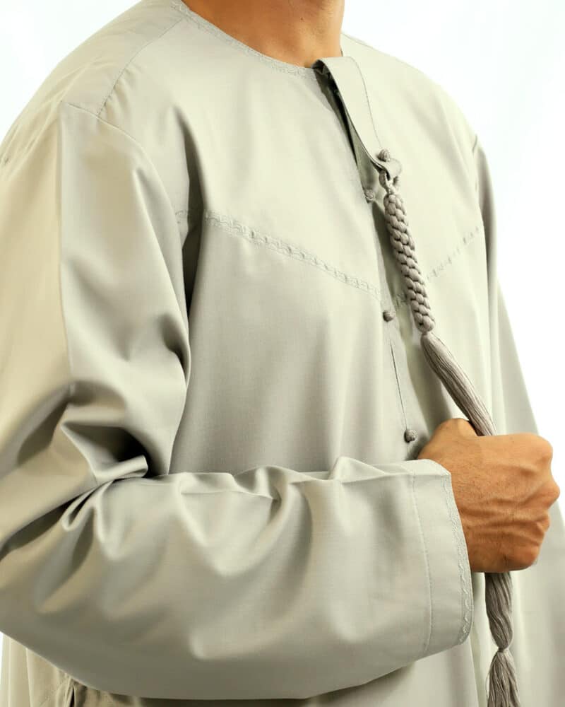 Emirate thobe light ash