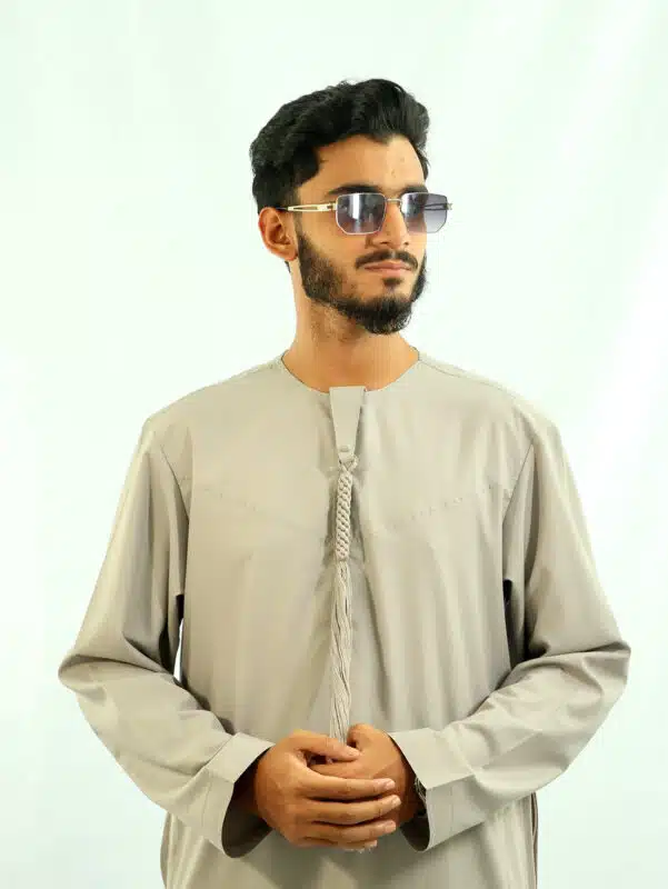 Emirate thobe light ash
