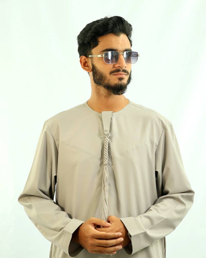 Emirate thobe light ash