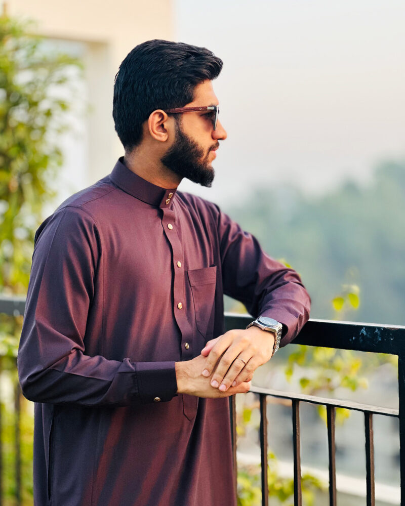 Arabian thobe violate