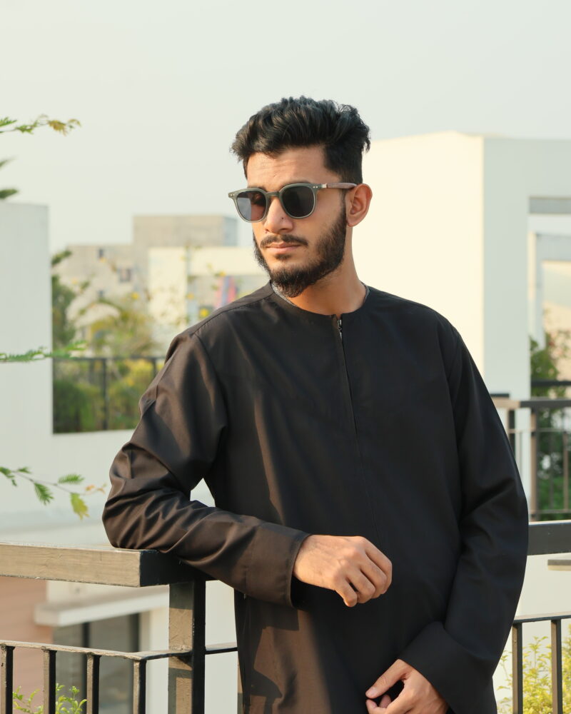 Omani Thobe Signature Series – Black
