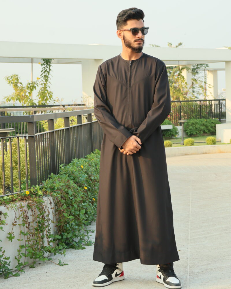 Omani Thobe Signature Series – Black