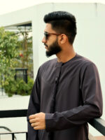 Emirate thobe violate