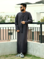 Emirate thobe violate