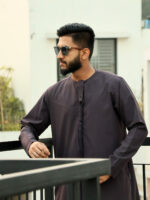 Emirate thobe violate