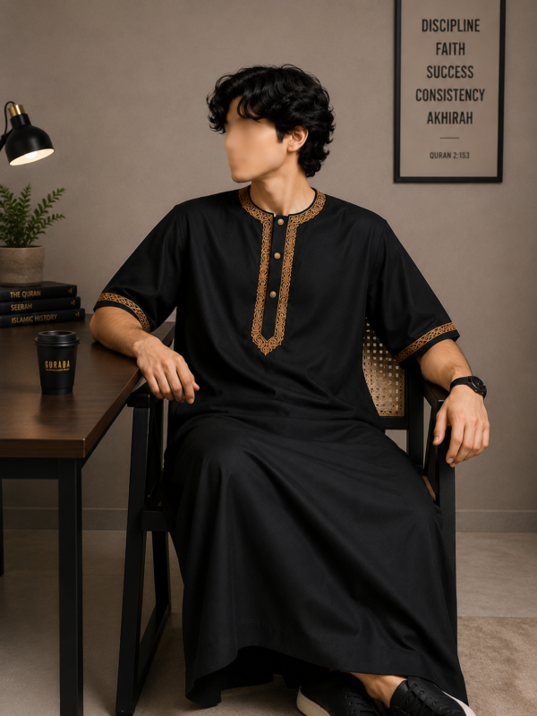 Halfsleeves Embroidery thobe Black